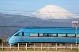 富士山をバックに走る「MSE」60000形（筆者撮影）