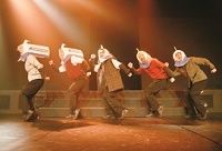 福岡発「かぶり物」劇団が東京進出　徹底取材の地元ネタが全国区に