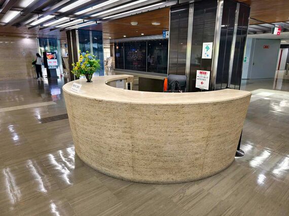 受付カウンター