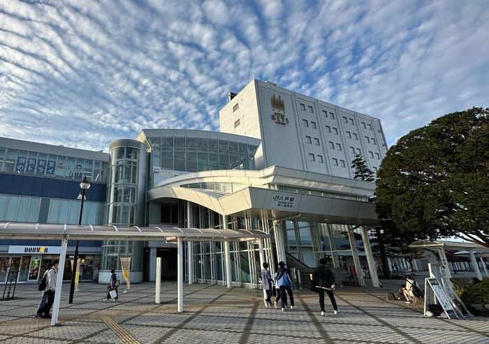 現在の八戸駅と駅ビル