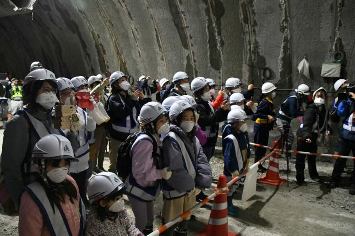 子供たちは最前列に並ぶ