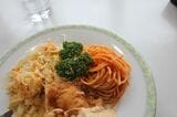 千切りキャベツもナポリタンもたっぷり​​（筆者撮影）​ 
