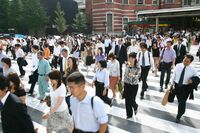 女性も要注意！30代からの「加齢臭」撃退法 男性に対する好感度は、匂いで大きく変わる