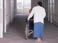 基礎年金の税方式化　大半の国民は損に　企業が専ら得をする