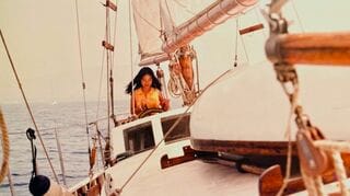真理さんは昔から旅行がとにかく好きで、旅人として世界各国を巡ったという。「私は大分に住んでいても、感覚的には、住所はこの地球にある……という気がします」と言うほどの旅好きだ