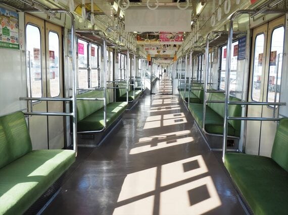 東武 8000型 車内