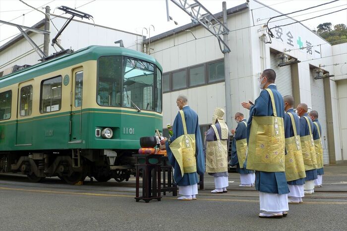 法要では疾病退散や安全運行などを祈願した