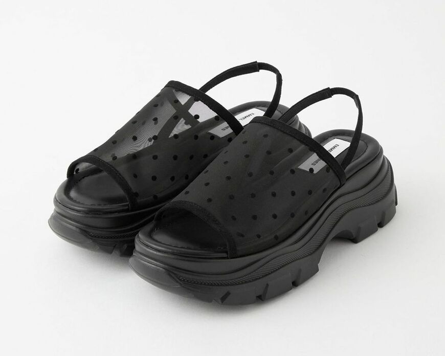 シアーチュールプラットフォームサンダル（黒、足の甲はチュール素材でドットあり）