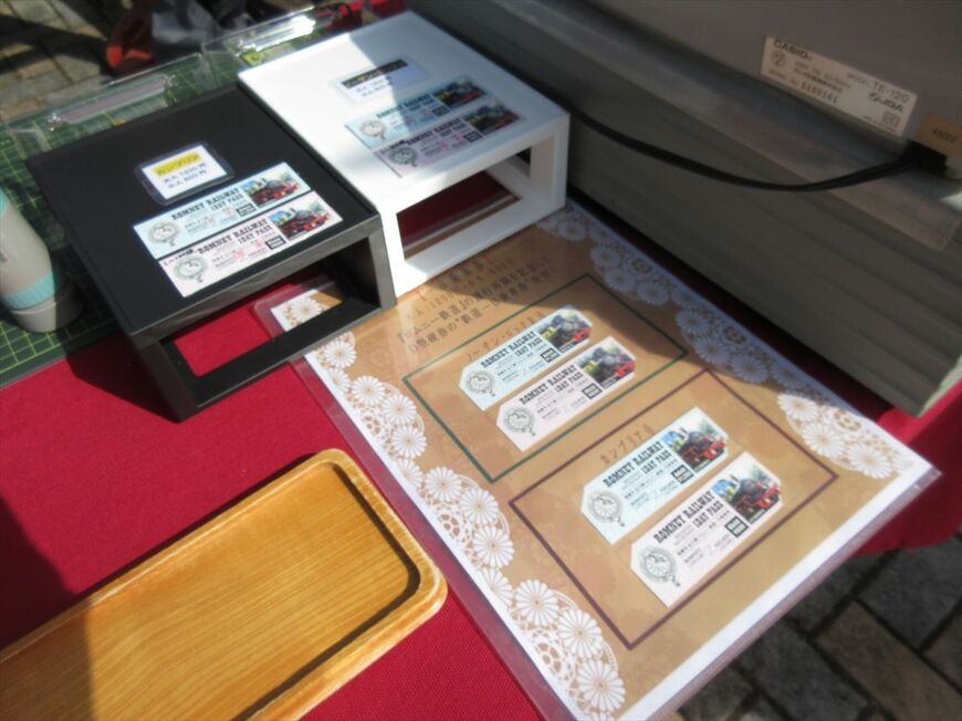 復活日には「記念乗車券」も販売した（筆者撮影）