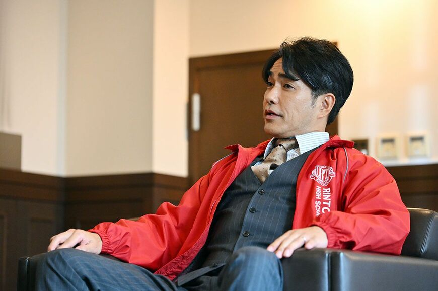 古代理事長を演じた北村一輝さん（写真：©TBS）