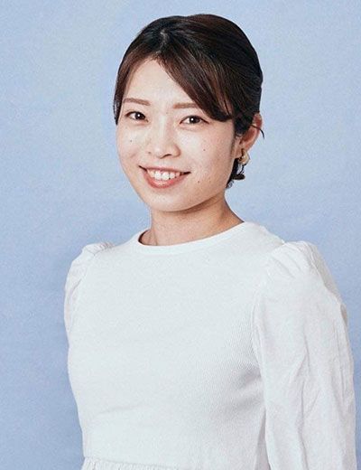 渡邊友紀子（わたなべ・ゆきこ）公立小学校の非常勤講師2015年に東京学芸大学卒業。小学校教諭を経て、現在は非常勤講師。2児の母。適応障害による休職を機に、苦しさをなかなか共有できない教員の現状を変えたいと感じるようになり、自身の経験に基づく助言をインスタグラムで投稿したところ話題となる。現在も、SNSや講演などで積極的に発信を続けている。著書に『学校がしんどい先生たちへ それでも教員をあきらめたくない私の心を守る働き方』（KADOKAWA）