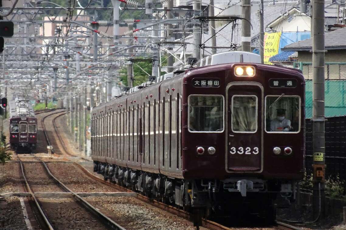 京都線の3300系は地下鉄堺筋線乗り入れ用として