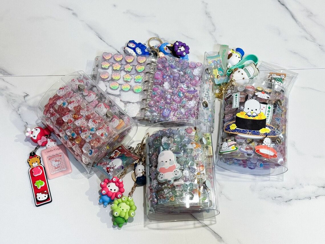 シール帳に夢中になり、すでに4冊目に突入（写真：あややさん提供）