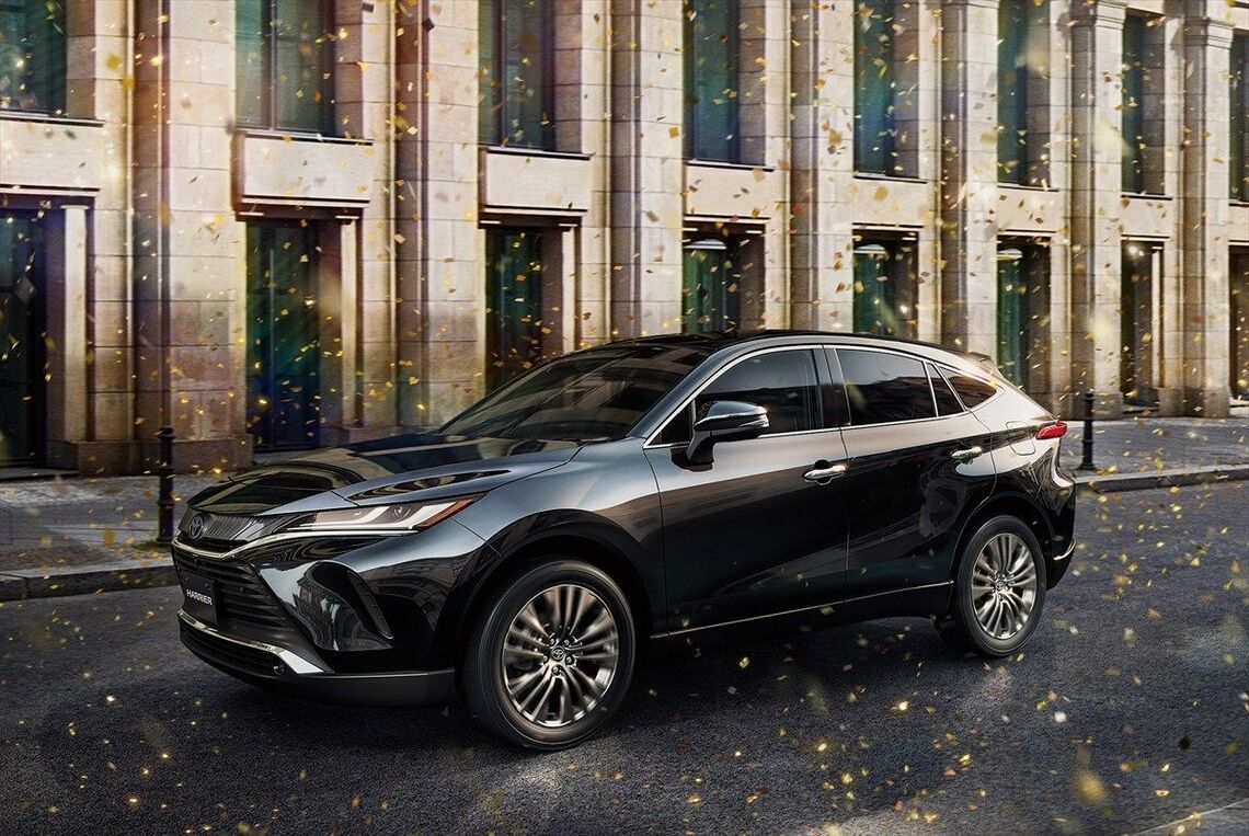 現行型で4代目となる「ハリアー」は2020年に販売開始（写真：トヨタ自動車）