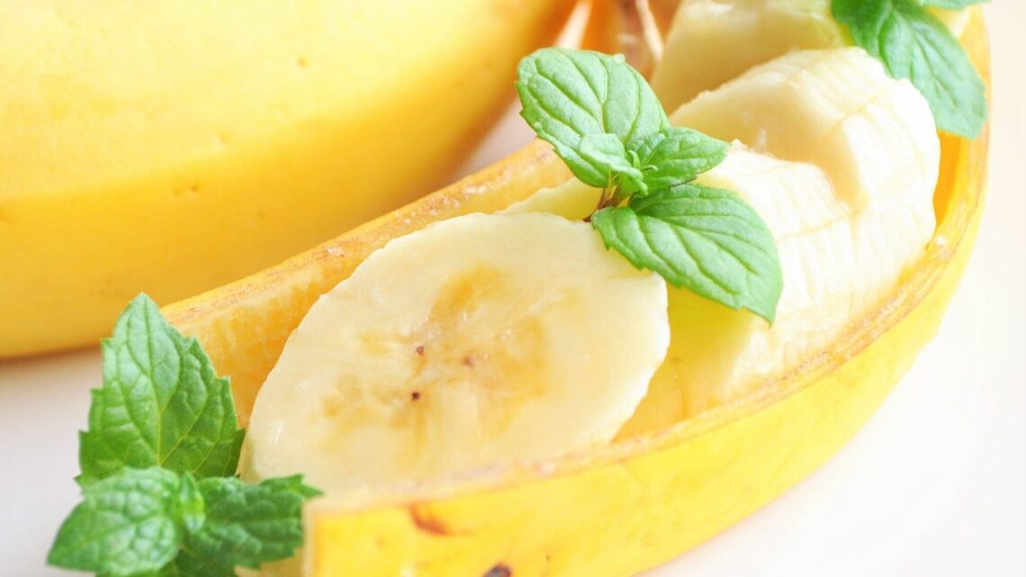 アダムスキー式腸活メソッドが提唱する、腸に効くバナナの意外な食べ方とは？（写真：フォトレモン／PIXTA）この記事の画像を見る(◯枚)