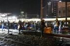 線路閉鎖を確認して、一斉に作業に取り掛かる。