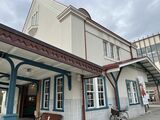 「旧国立駅舎」は、2006年に駅舎としての役割を終え、2018年からの再築工事を経て、2020年に”まちの魅力発信拠点”としてオープン（筆者撮影）