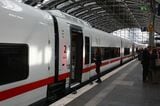 ベルリン東駅で展示されるICE L（撮影：橋爪智之）