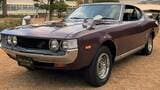 1970年に発売されたトヨタの初代セリカ。日本初のスペシャリティカーとして登場し、2ドアハードトップクーペのボディを採用