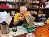 赤茄子（とまと）の店主、高橋秀博さん（筆者撮影）