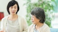 ｢認知症の母｣施設に入れるタイミングを知りたい ｢生活に慣れるには早めがいい？｣悩む50代女性