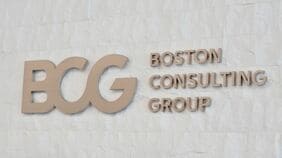 AI導入＝リストラなのか？ 日本で60周年のBCG支社長｢企業がAIを内製化する能力を構築する｣､AI時代に貫く｢徒弟制度｣