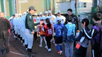 早稲田野球部OBが子供と野球遊びに全力の事情