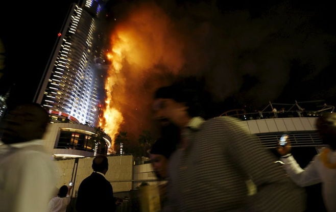 ドバイの63階建てビルで火災､14人軽傷