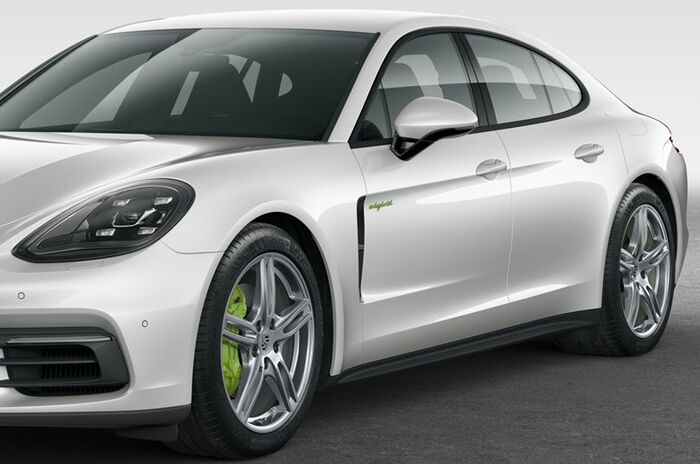 ポルシェ パナメーラ 4 E-ハイブリッド｜Porsche Panamera 4 E-Hybrid