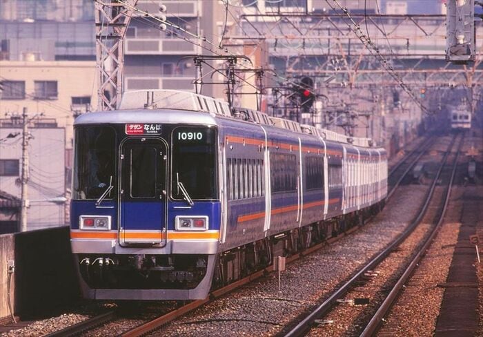 南海本線の特急「サザン」