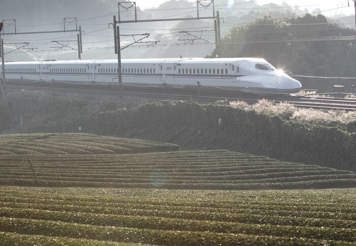始発の「のぞみ」として走るN700系