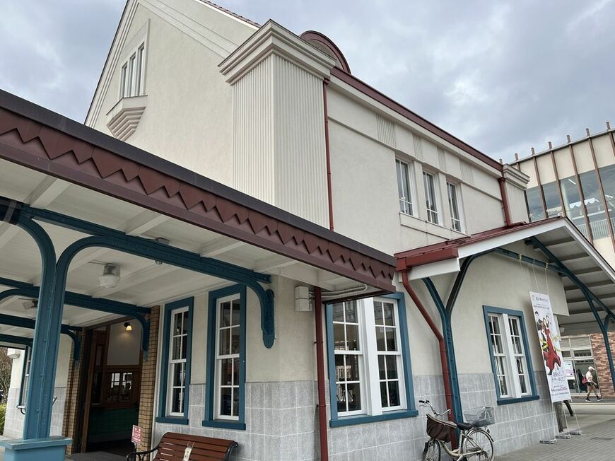 「旧国立駅舎」は、2006年に駅舎としての役割を終え、2018年からの再築工事を経て、2020年に”まちの魅力発信拠点”としてオープン（筆者撮影）