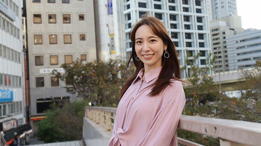 アナウンサーと両立して「いかめし阿部商店」三代目社長も担う今井麻椰さん（写真：Womantype編集部）