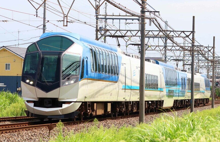 観光特急の看板列車「しまかぜ」（撮影：南正時）