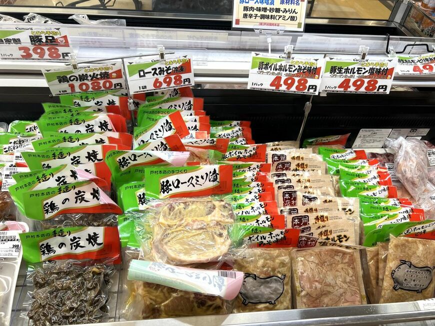 オリジナルの肉加工品が多く並ぶ（筆者撮影）