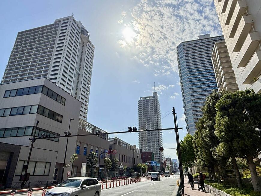 清澄白河駅から徒歩5分ほどに位置するタワマン群（写真：筆者撮影）