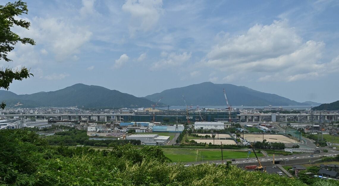 敦賀駅と敦賀湾