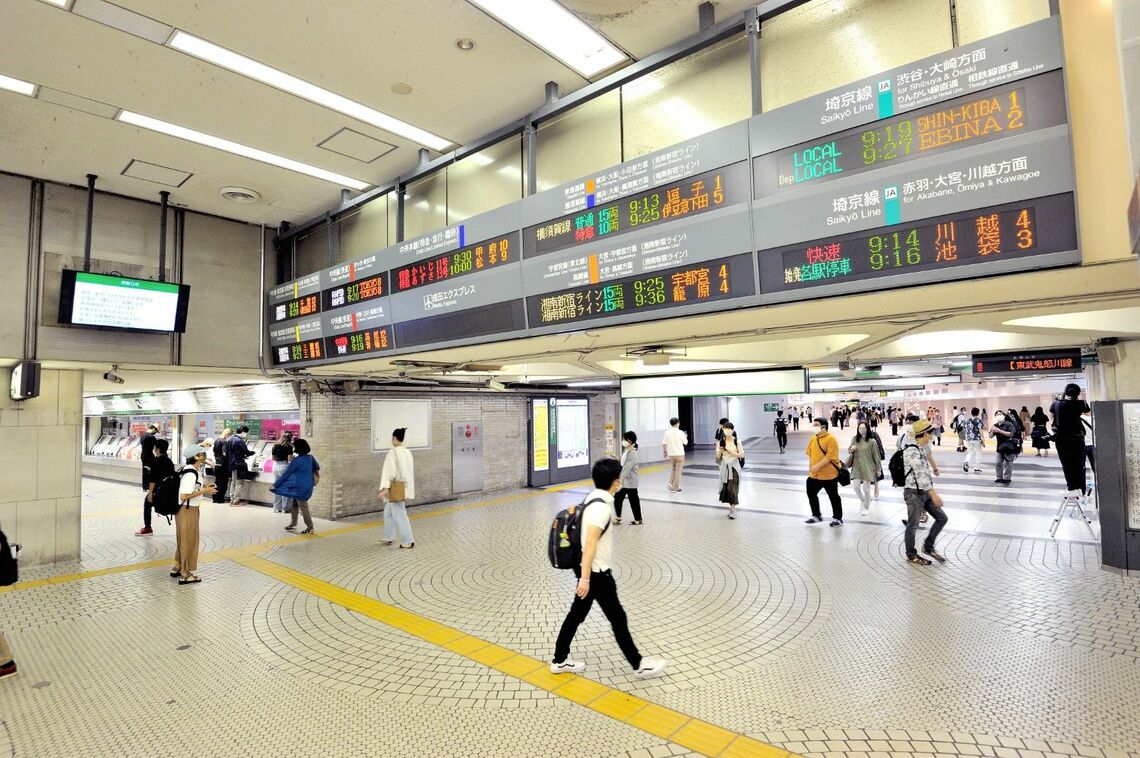 新宿駅東西自由通路