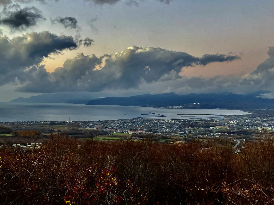 現在の岩内町全景（筆者撮影）