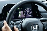 ホンダ量販モデル初のハンズオフ機能を搭載した「アコード e:HEV Honda SENSING 360＋」（写真：三木 宏章）