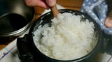 アウトドアで上手に米を炊くための、押さえておくべきポイント7つをご紹介します（写真：後藤武久）