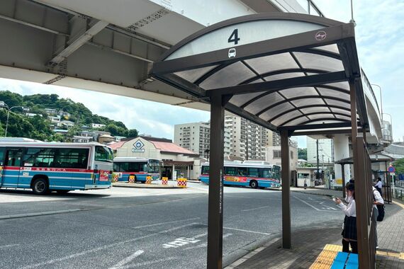 JR横須賀駅 バスターミナル