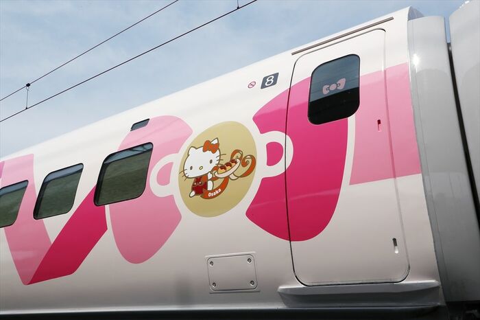 「ハローキティ新幹線」になった500系