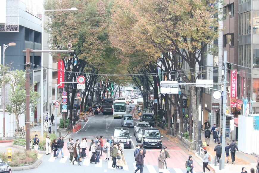 落ち着いた雰囲気もある宮益坂（筆者撮影）