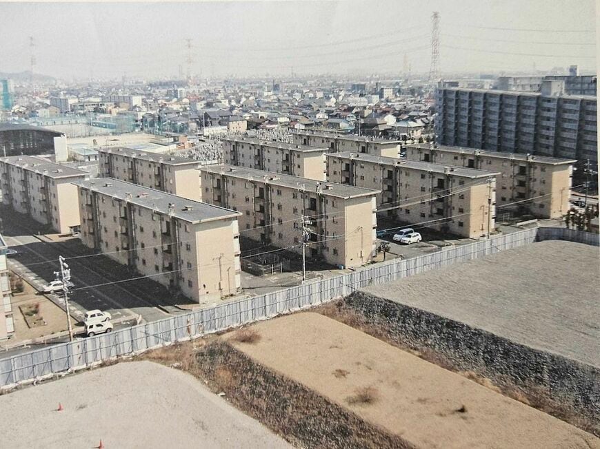 建て替え事業中の長谷川住宅（北方住宅）。4階建ての住棟が一定の間隔で整然と並んでいる（写真：岐阜県都市建築部住宅課提供）