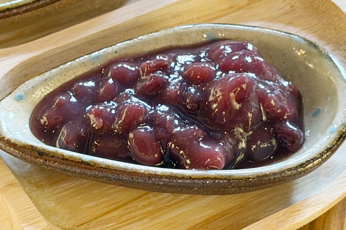 毎朝9時までに行列に並ぶと食べられる⋯うさぎやカフェ｢うさパンケーキ