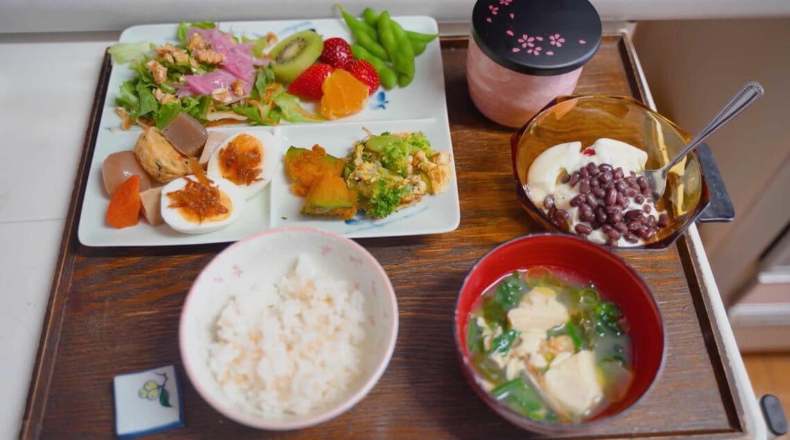 朝食