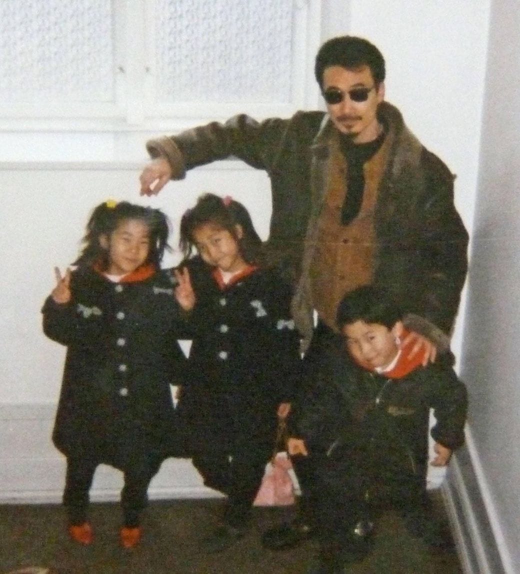 デンマーク滞在時の酒向さんと子どもたち（本人提供）