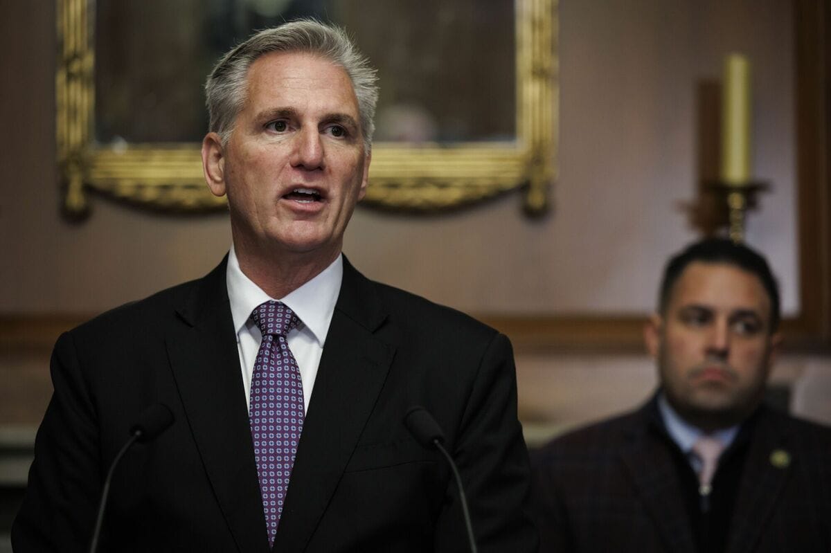 アメリカ下院､マッカーシー議長のつなぎ予算案を否決｜会社四季報オンライン