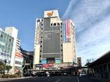 市川駅前のダイエー市川店。GMS（総合スーパー）としてかつては栄華を誇った（写真：筆者撮影）